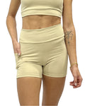 Shorts com bolso lateral
