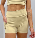 Shorts com bolso lateral